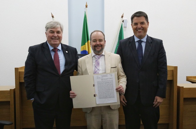 Antigo Fórum de Chapecó é Devolvido ao Município em Ato Simbólico