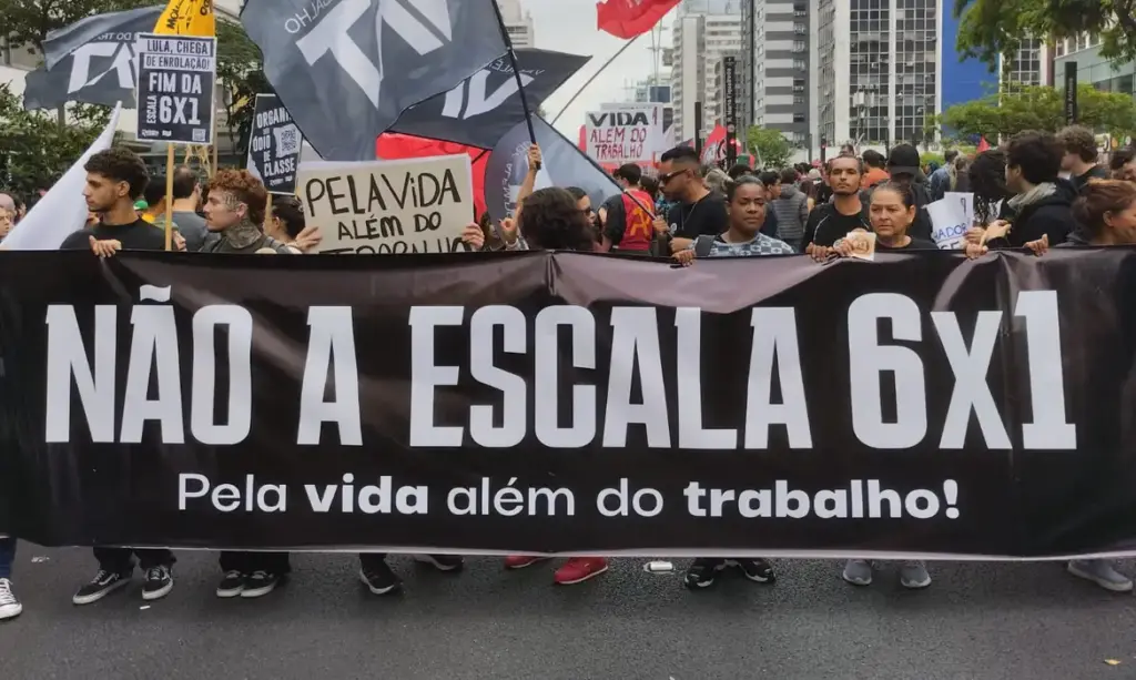 Manifestantes Pedem Fim da Jornada de Trabalho 6x1 em Várias Cidades do Brasil