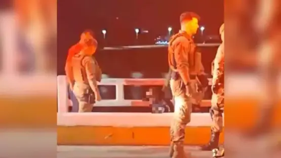 Policiais de Tubarão Realizam Resgate Heroico de Homem em Situação de Risco