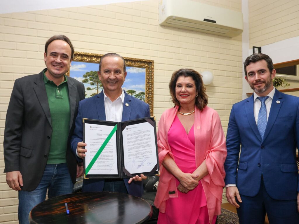 Governador Jorginho Mello sanciona lei que cria cadastro estadual de pedófilos e agressores sexuais