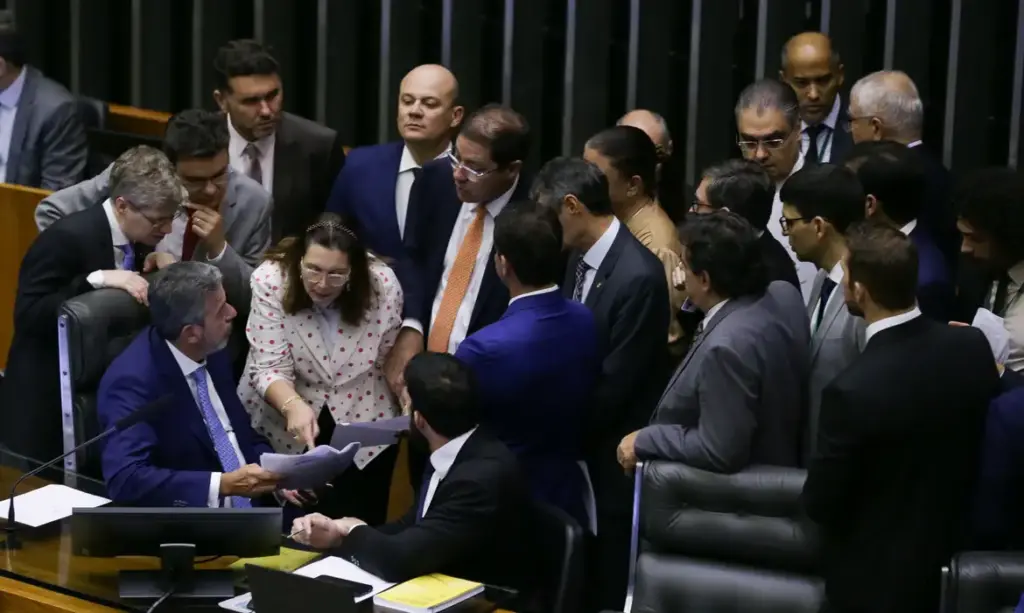 Aprovação da PEC de Corte de Gastos na Câmara dos Deputados