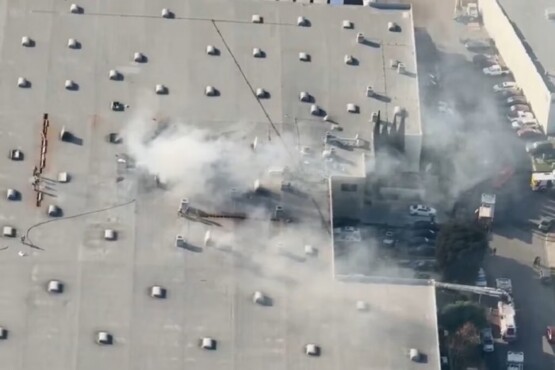 Acidente Aéreo em Fullerton: Avião Pequeno Colide com Fábrica de Móveis