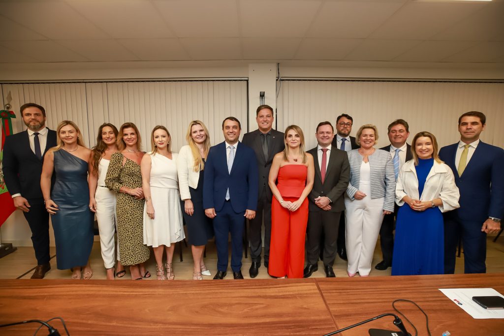 Novos Ventos na OAB/SC: Juliano Mandelli Assume a Presidência