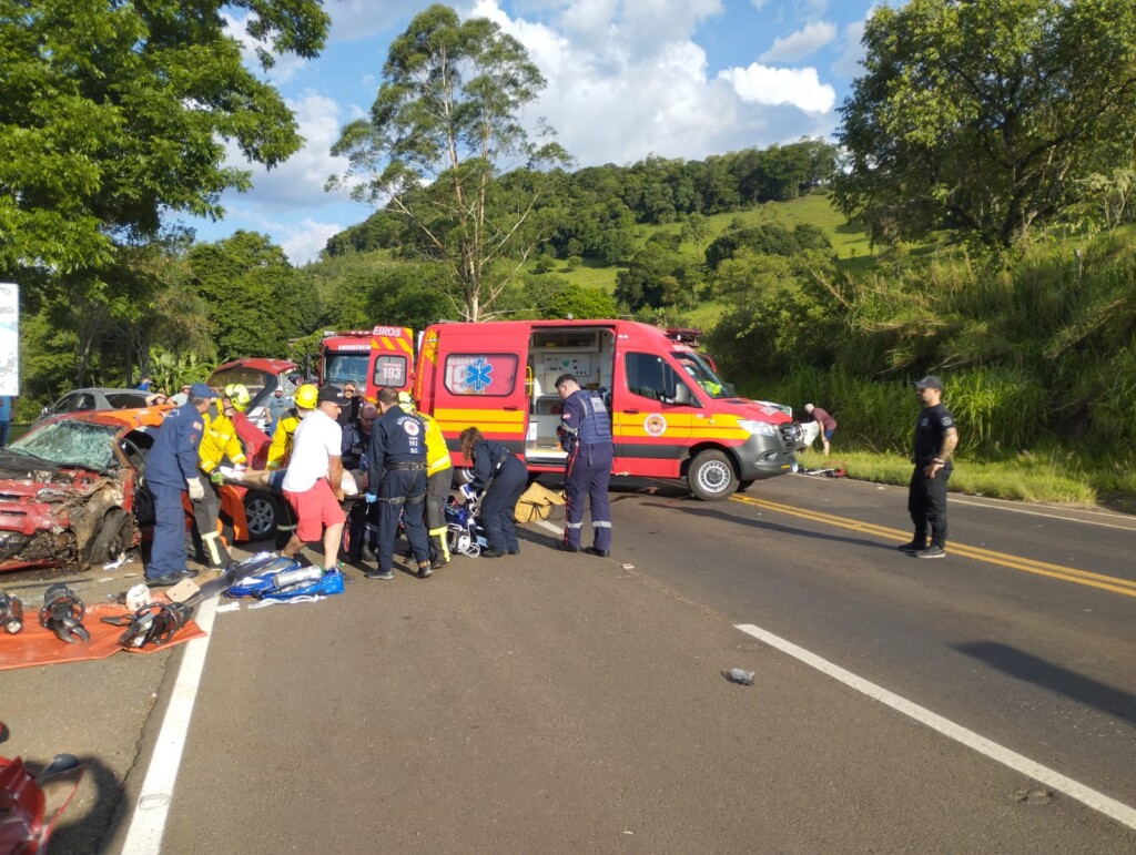 Tragédia na SC-283: Colisão de Veículos Deixa Feridos em Guatambu