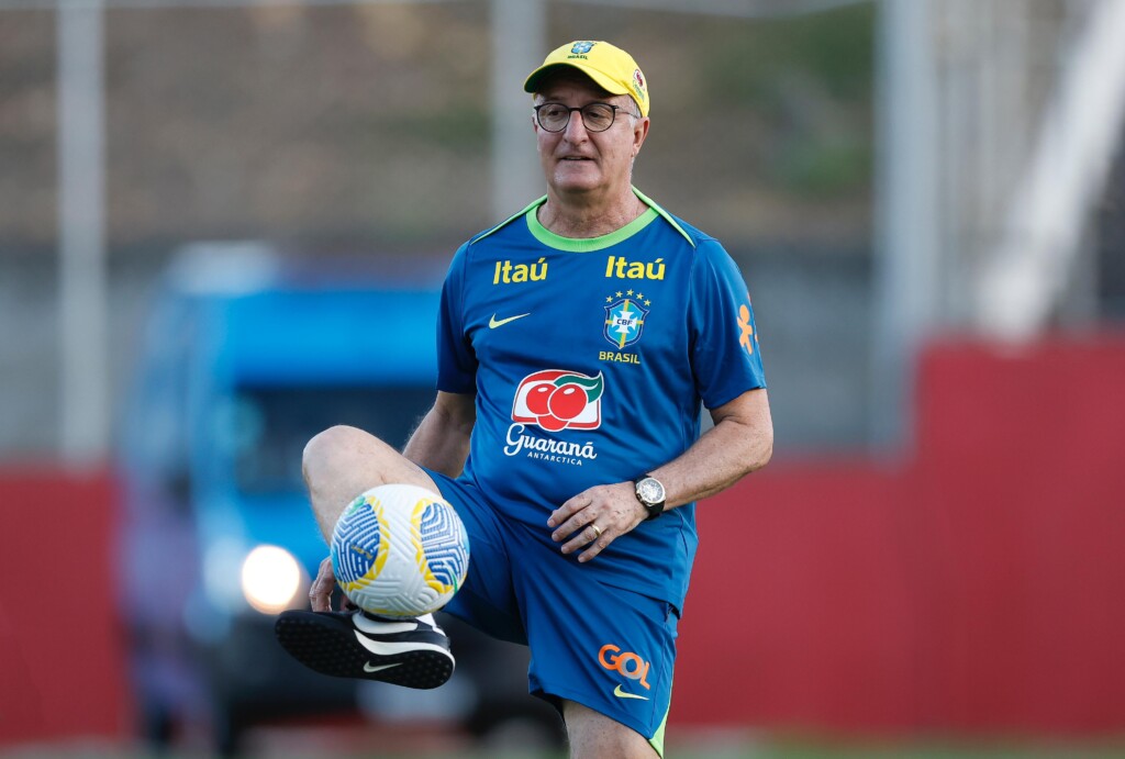 A Seleção Brasileira se prepara no Barradão para o duelo contra o Uruguai