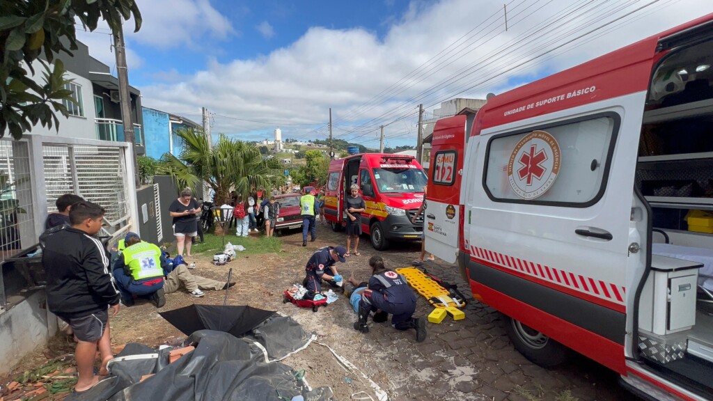 Acidente de Motocicleta em Chapecó Deixa Dois Adolescentes Feridos