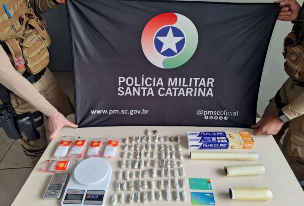 Ação Policial em Chapecó: Mulher Encontrada em Situação Suspeita