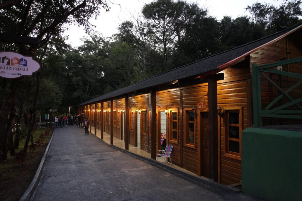 Prefeitura inaugura a Vila do Artesanato no Ecoparque